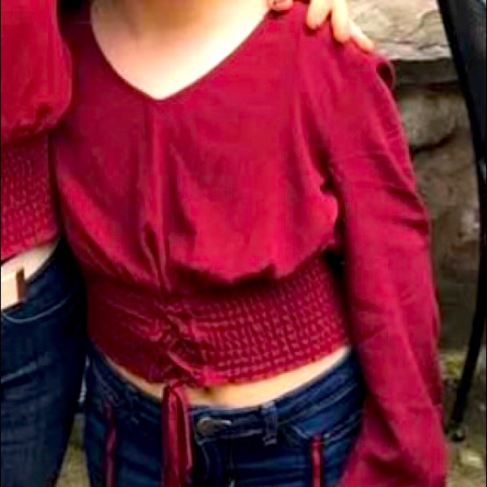 Hollister Women’s extra small burgundy top